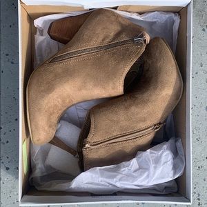 Brand new XOXO Brown booties size 7